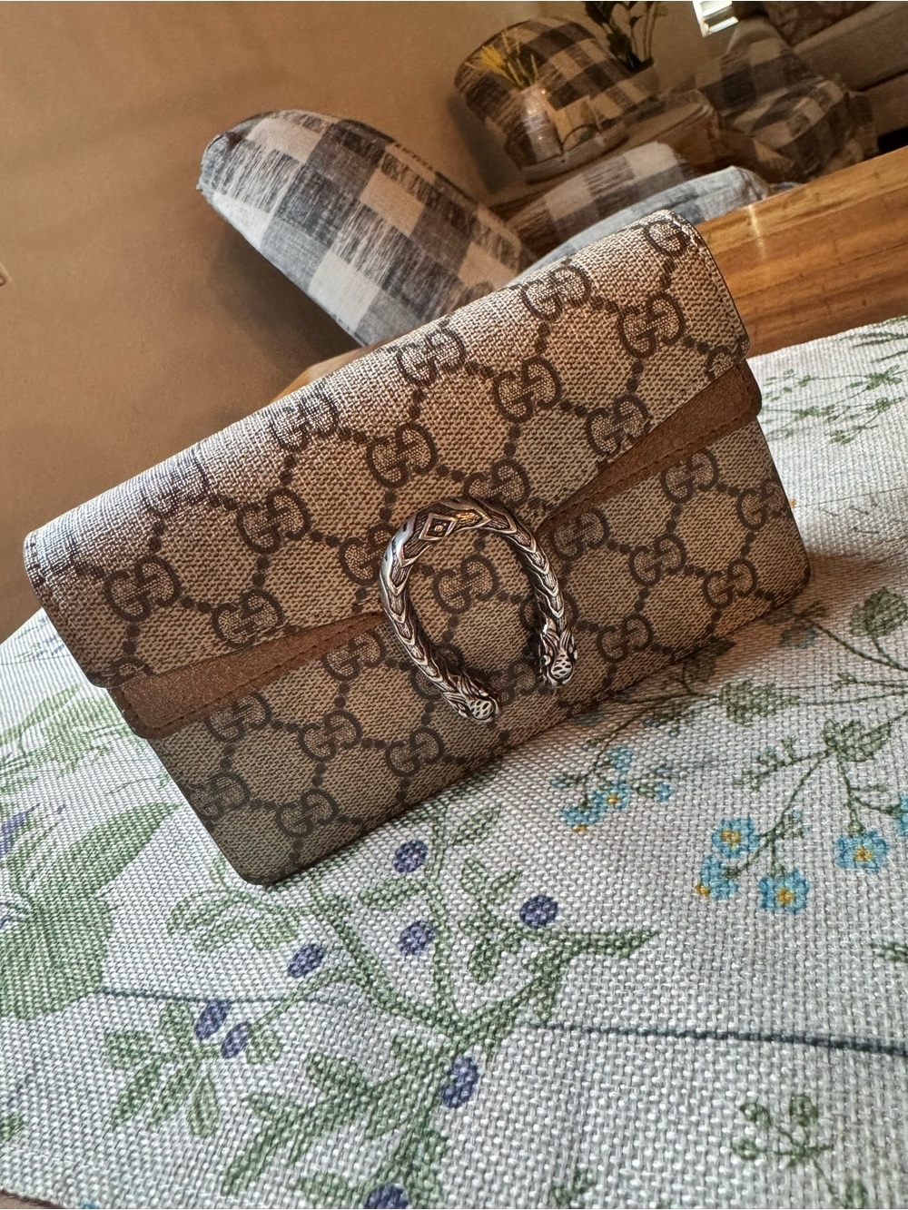 Gucci Beige Brown GG Supreme Canvas Shoulder Bag with Silver-Tone Tiger Head